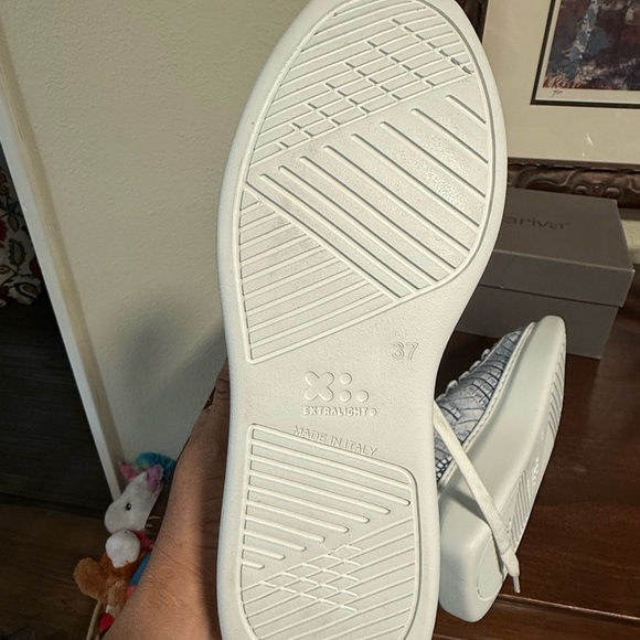 Stylish Croc-Embossed Sneakers - Size 37 - Laura Balleriva - New with Box - Picture 3 of 8